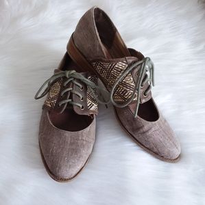 80%20 Retro Style Oxford Lace-Up Flats